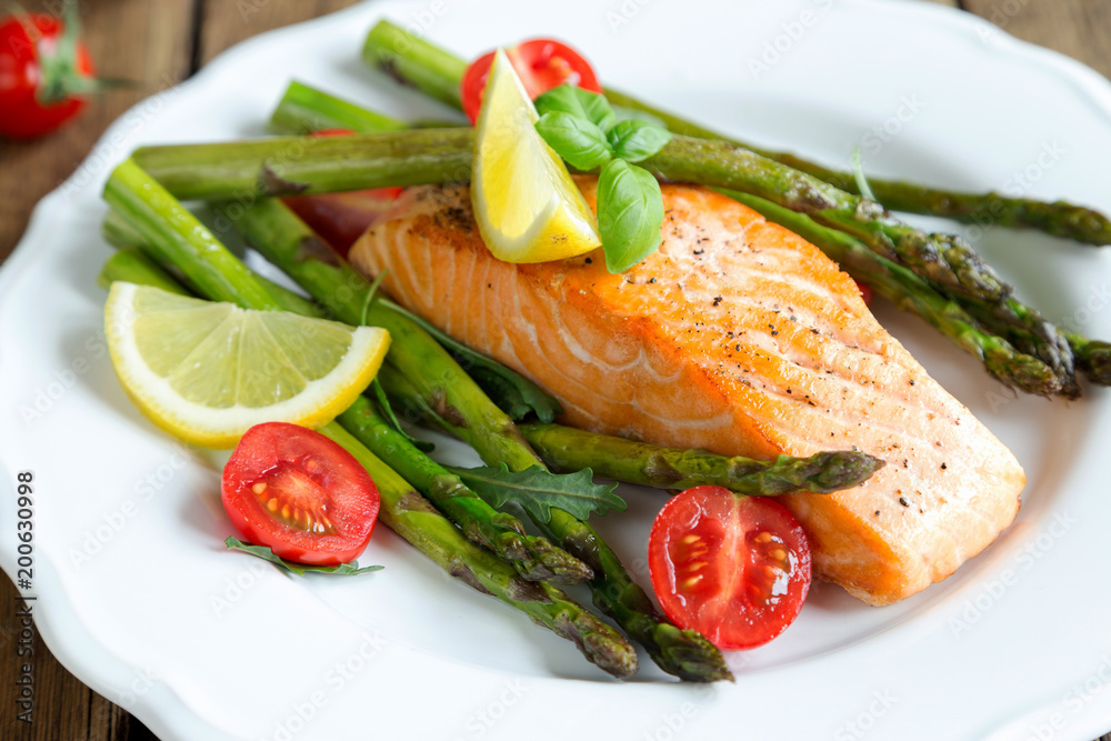 Grilled salmon and asparagus Grilled salmon and asparagus