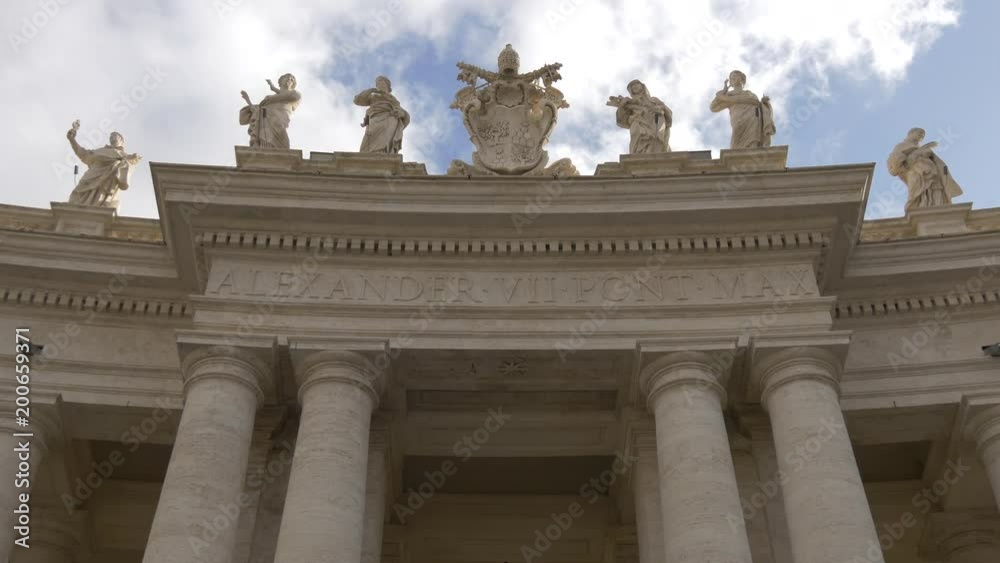 Statues on top of the Colonnades Statues on top of the Colonnades
