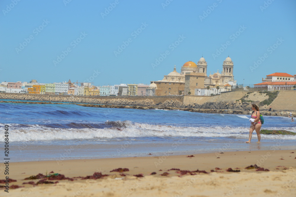 Playa de la Victoria y Catedral, Cádiz