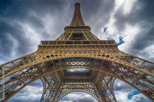 Eiffel Tower © Stuart Chang