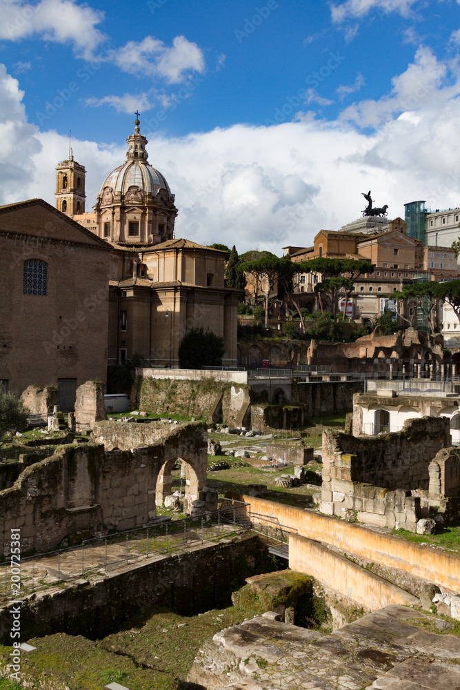 Obraz premium Archöologische Ausgrabungsstätten im Forum Romanum in Rom in Italien