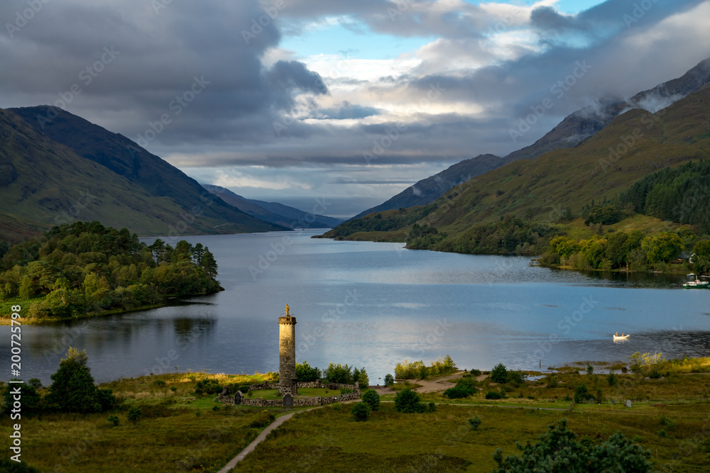 Fototapeta premium Glenfinnan Monument and Loch Shiel lake. Highlands Scotland Uk