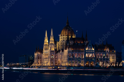 Hungarian parliament building  1 © Michael Niessen