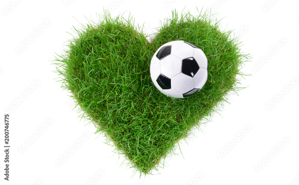 Obraz premium Rasen Herz mit Fussball - Freigestellt