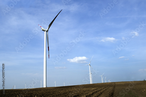 Wallpaper Mural Wind turbine 5
The Wind Turbine is a device that converts the kinetic energy of wind into electricity, in fields at Alibunar, Banat, Serbia.
 Torontodigital.ca