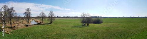 PANORAMA POLANY NAD RZEKĄ