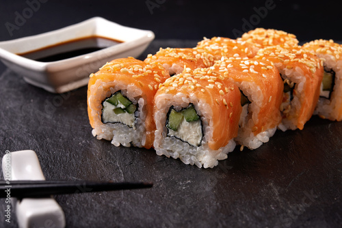 philadelphia maki sushi