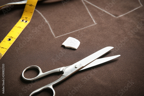Tailoring tools on fabric with pattern template