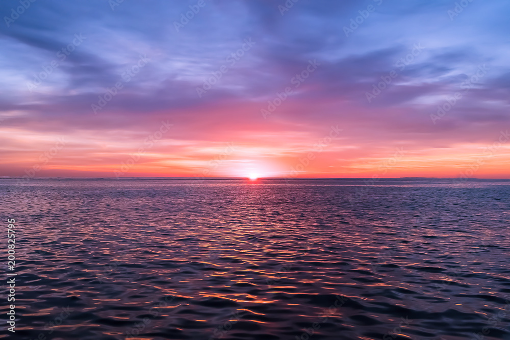 Fototapeta premium Sunset in the ocean.