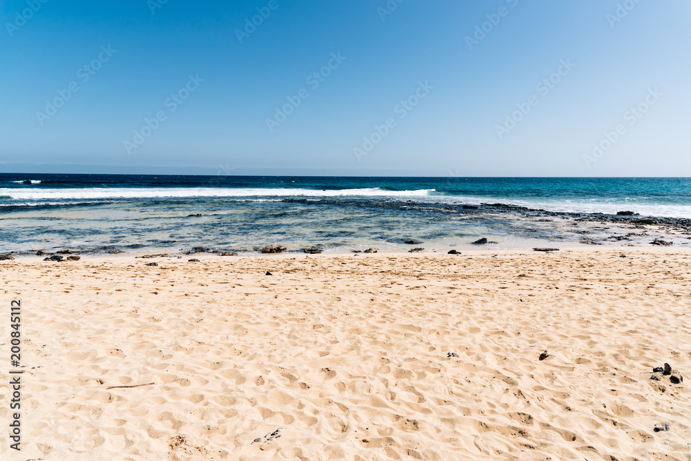 Fototapeta premium Scenic view of rocks on the beach