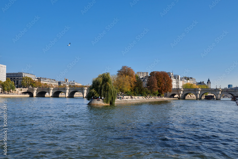 Obraz premium Pictures of Paris while walking along the river Seine