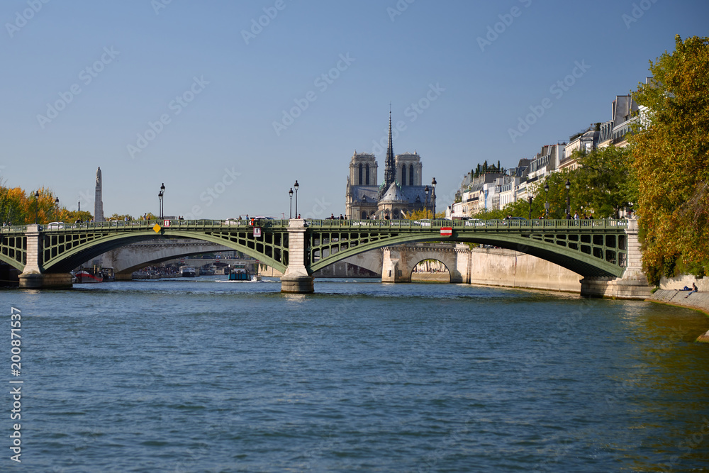 Fototapeta premium Pictures of Paris while walking along the river Seine