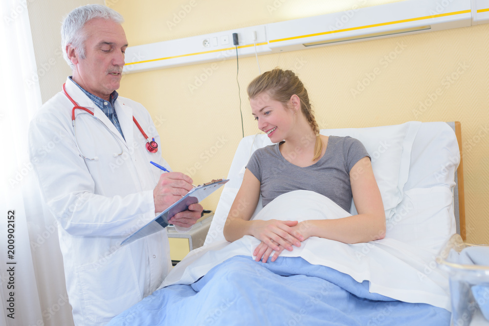 Fototapeta premium patient in the hospital bed smiling