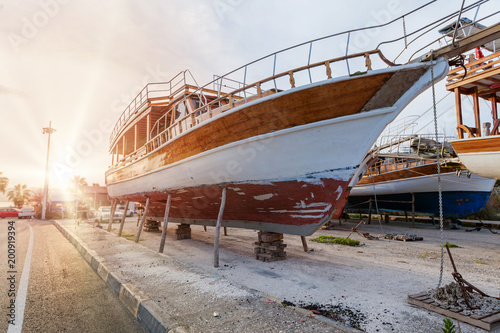 Fotografija Vintage boats waiting fo reparation