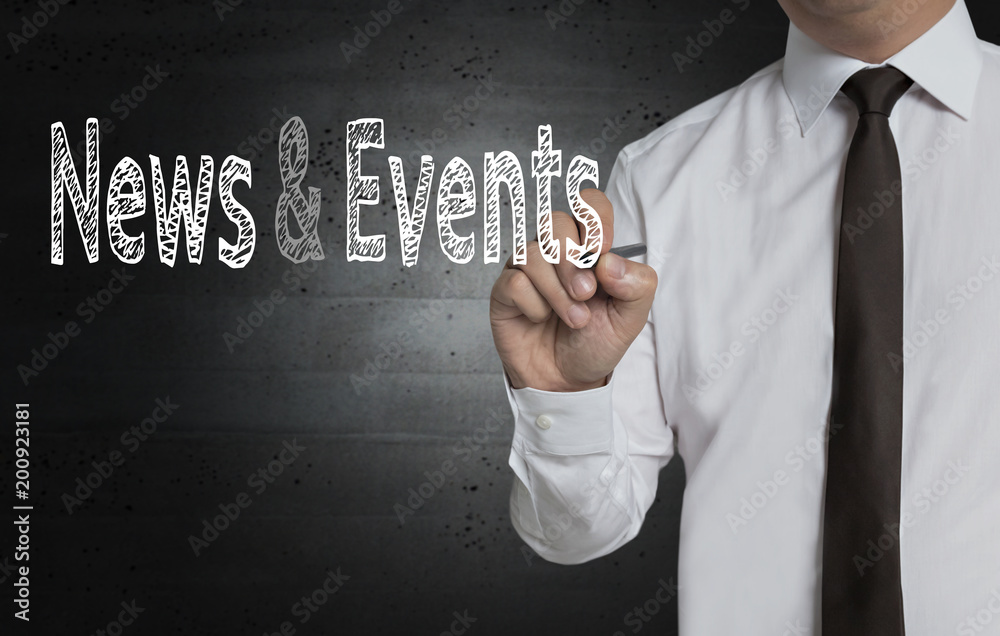 News und Events wird von Geschäftsmann auf Bildschirm geschrieben News und Events wird von Geschäftsmann auf Bildschirm geschrieben