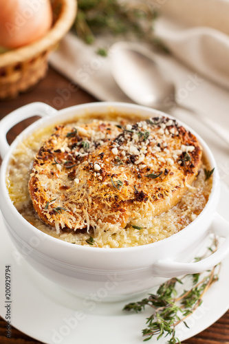 French onion soup with toast