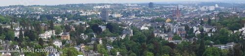 Landeshauptstadt von Hessen Wiesbaden mit Sicht vom Neroberg auf die Marktkirche