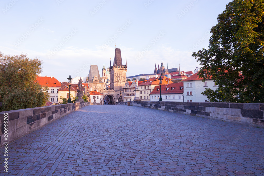 Obraz premium Charles Bridge in Prague panoramic view, Czech Republic