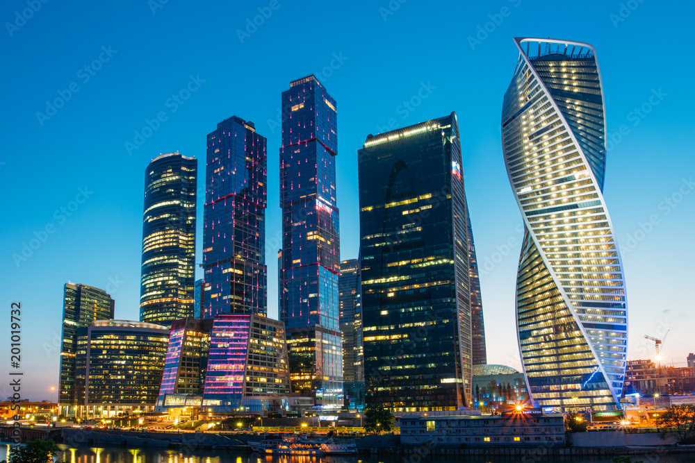 Fototapeta premium Buildings Of Moscow City Complex Of Skyscrapers At Evening In Moscow