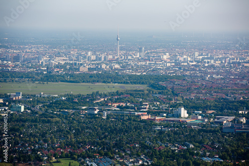 Canvas Print A view of Tempelhof field