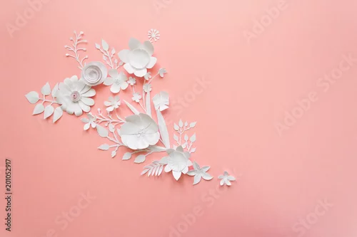 Fototapeta rama z białymi papierowymi kwiatami