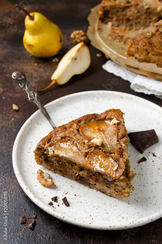 Foto Pear pie with walnuts and chocolate chips
