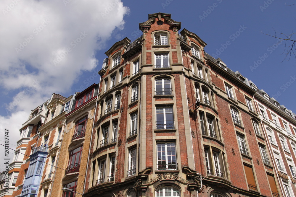 Immeuble en briques à Lille, Nord