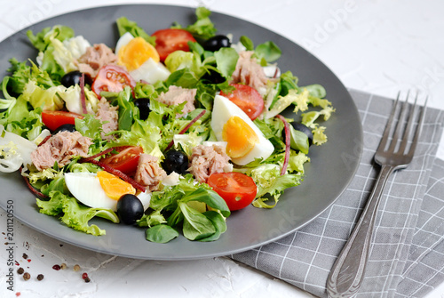 Tuna Salad Cabbage Arugula Oil Pepper Tomatoes Cherry Eggs Olive Vegetables  Preparation Lifestyle Healthy Spring Food Vegetarian Diet 
