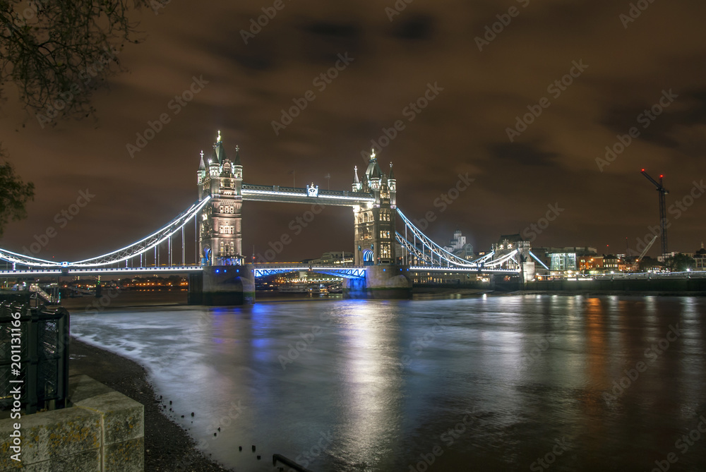 Fototapeta premium London, UK, 31 October 2012: Tower Bridge
