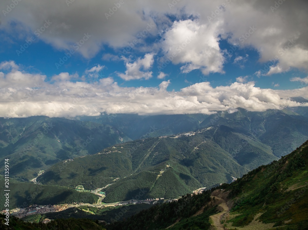 Fototapeta premium highlands with beautiful clouds