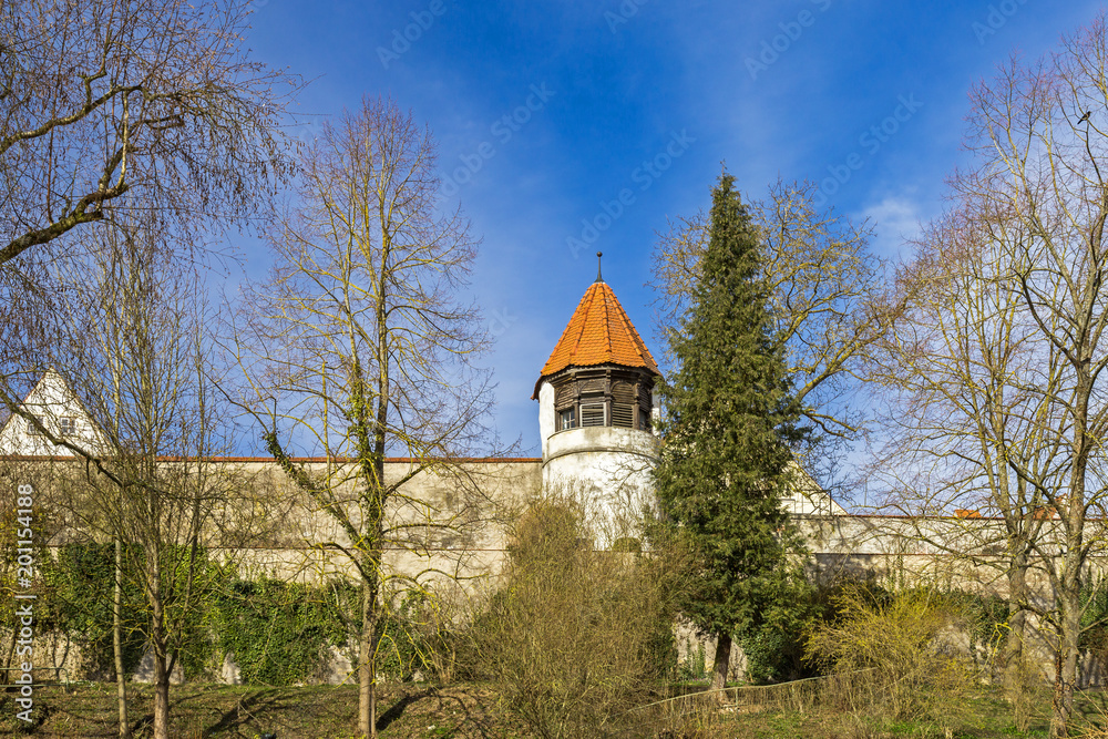 Mittelalterliche Stadtmauer in Neuburg an der Donau 