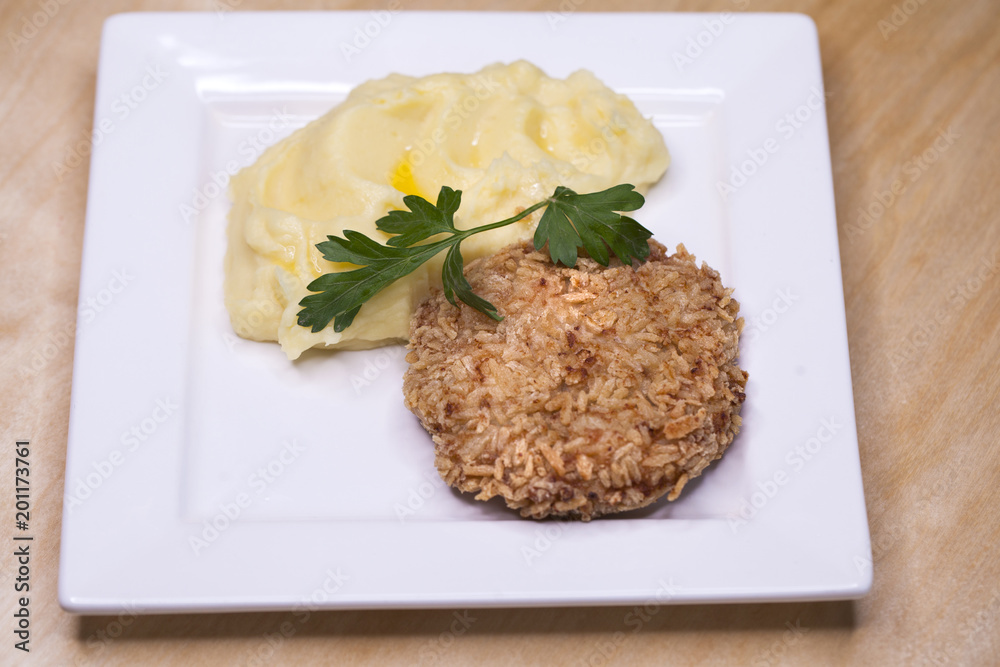 Cutlets with turkey and mashed potatoes Cutlets with turkey and mashed potatoes