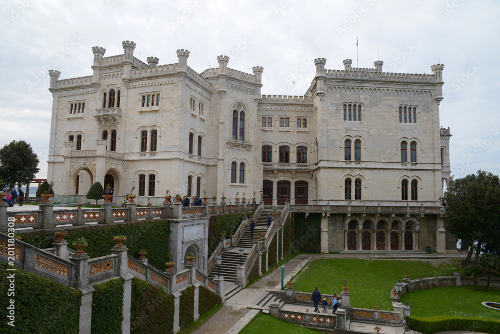 Le château de Miramare et son jardin