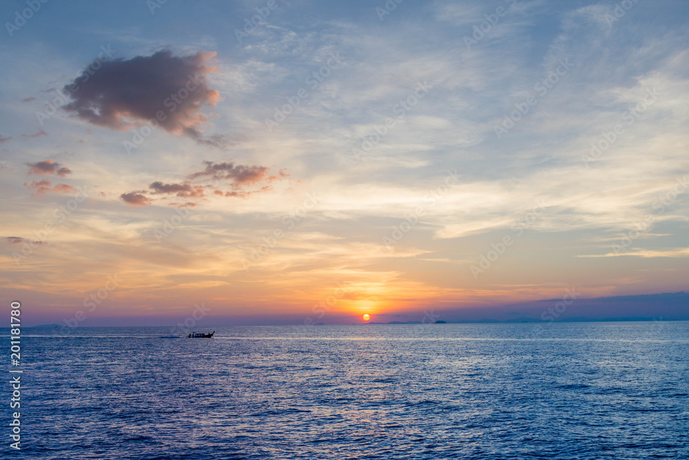 サンセット・夕焼け・太陽・地平線・海