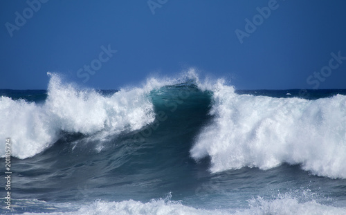 Fototapeta Naklejka Na Ścianę i Meble -  Gran Canaria, foamy waves