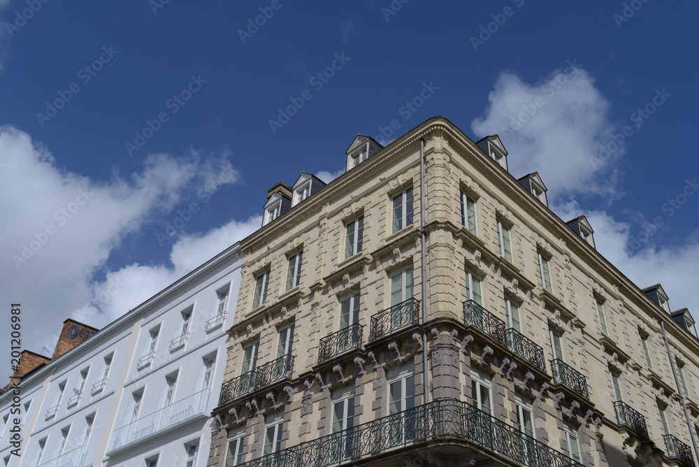 Obraz premium angle d'immeuble