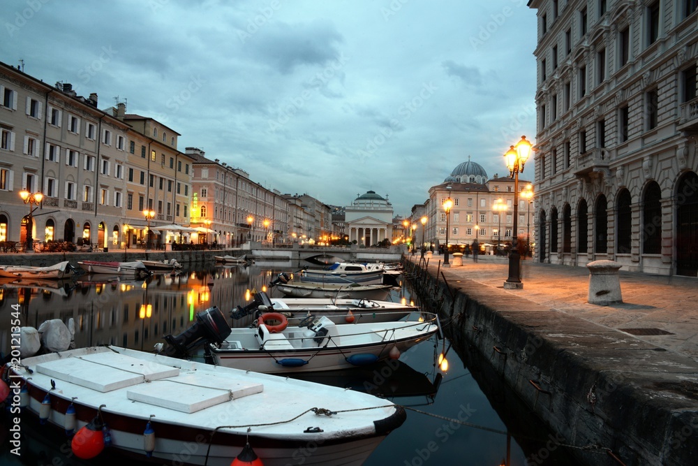 Le grand canal à Trieste 