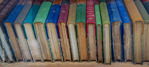 Collection de livres anciens photo