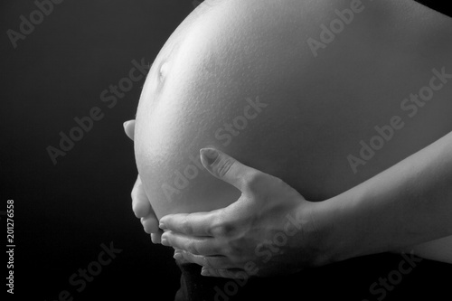 Kobieta w ciąży duże cienie