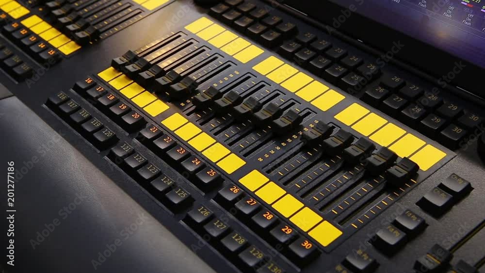 automatic sound and video mixer knob moving automatic sound and video mixer knob moving