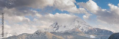 Watzmann mit Wolken Panorama - Berg in den Alpen