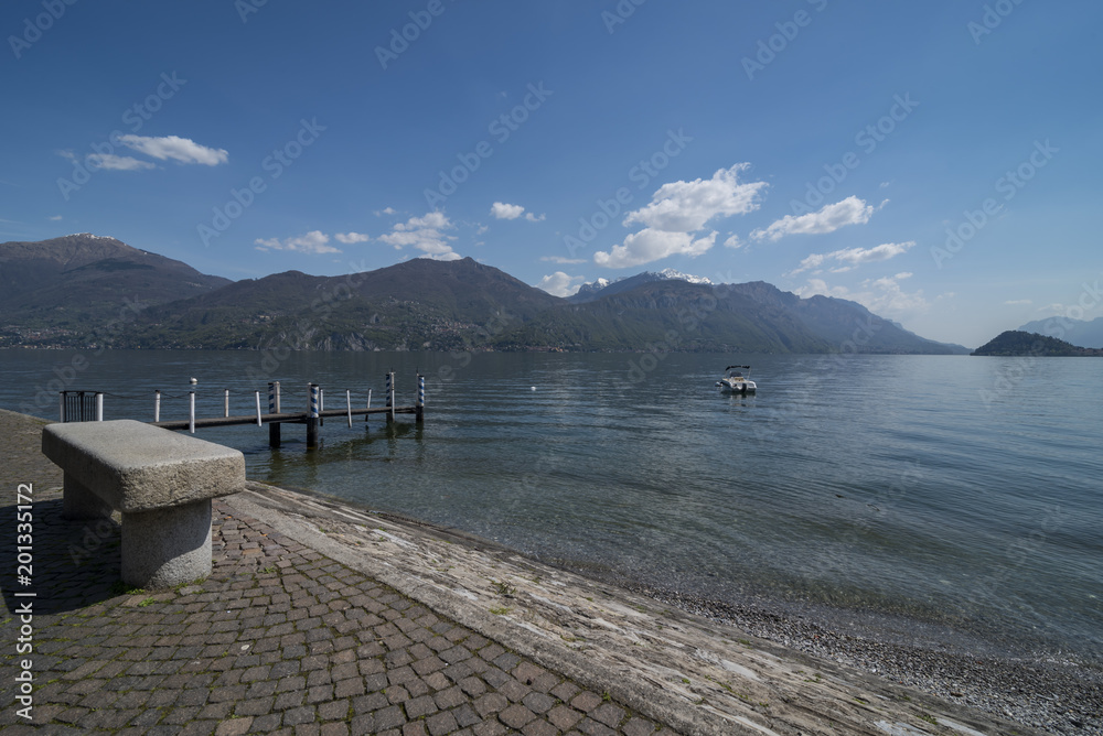 Panchina a Menaggio ( Lago di Como )
