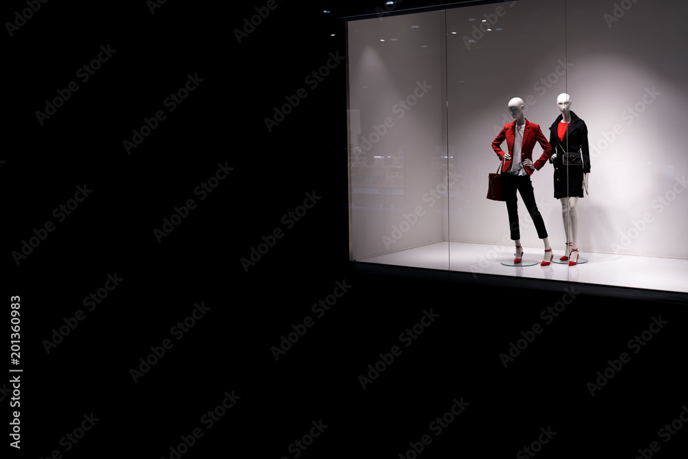 Obraz premium Mannequins stand high