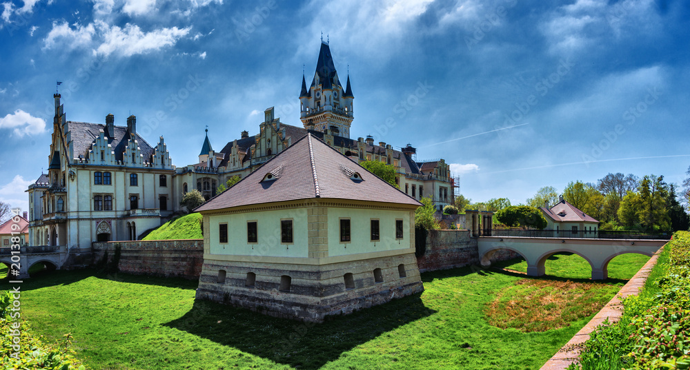 Blick auf Schloss Grafenegg in Niederösterreich