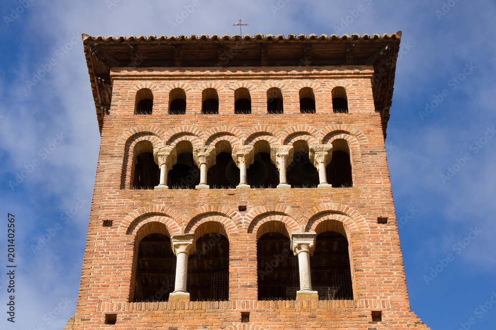 Torre de la Iglesia de San Tirso en Sahagun. Camino de Santiago. España