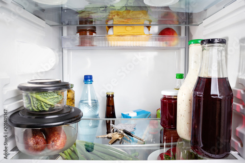 Fotografie Schlüssel liegt im Kühlschrank