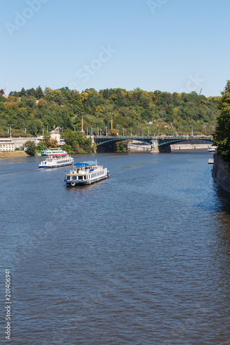 Péniches sur la Vltava à Prague