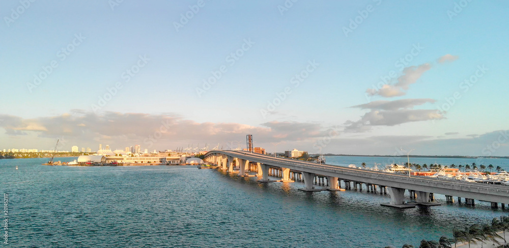 Panoramic view of Miami and Port Boulevard