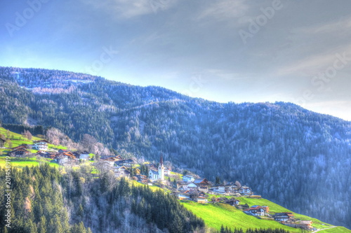 Bannberg, Osttirol, Lienzer Dolomiten, Lienz, Pustertal, Höhenstraße, Dorf, Bergdorf, Hang, Wald, Wiese, Siedlung, Assling, Frühling, Kirche, Frühling, Winter, Weide photo