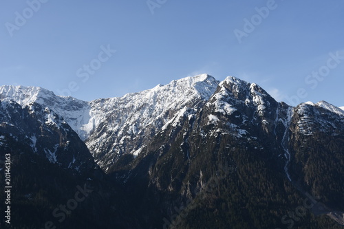 Osttirol, Pustertal, Lienzer Dolomiten, Lienz, Höhenstraße, Pustertaler Höhenstraße, Panzendorf, Assling, Straße, Dorf, Bergdorf, Schnee, sprießen, Gipfel, Wald, Weg photo